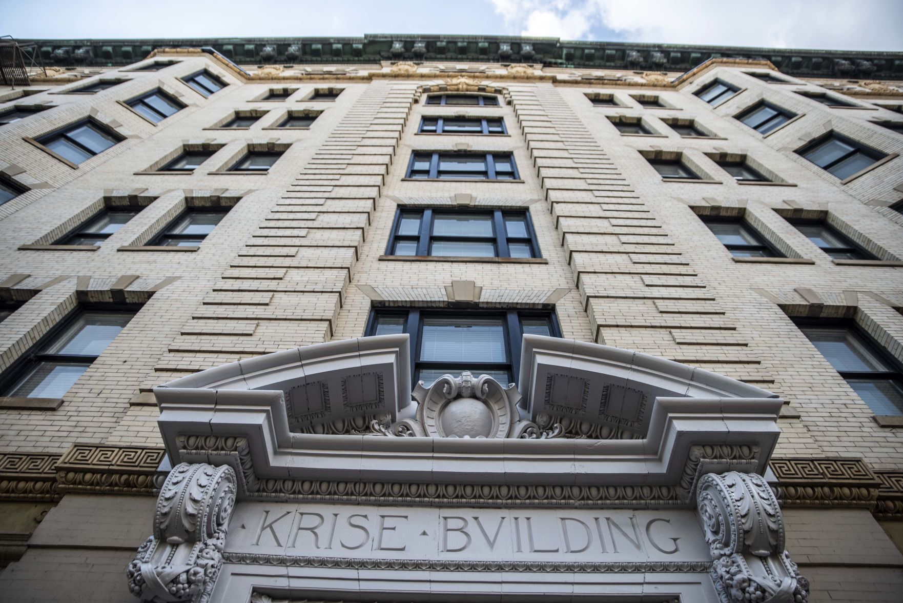 Krise Building Apartments
